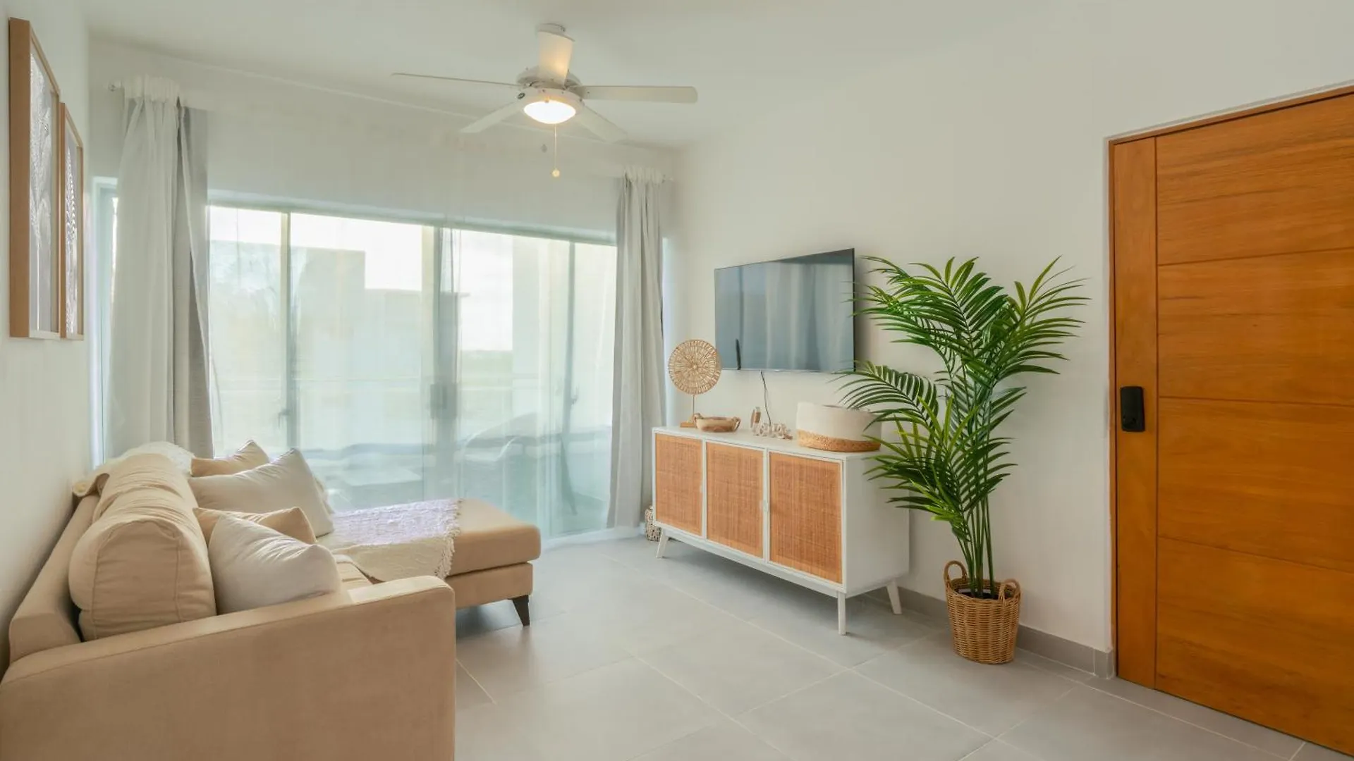 White Sands Condo, Beach, Wi-Fi, Pool Punta Cana 0*,  Dominican Republic